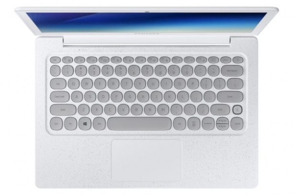 '삼성 노트북 Flash'의 개성 있는 키보드 디자인. 사진=삼성전자.