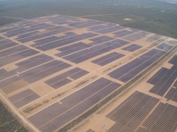 한화에너지가 개발, 운영 중인 미국 텍사스주 Oberon 1A(194MW) 태양광발전소 전경. 사진=한화에너지 제공