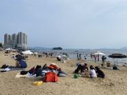 폭염 특보에도 여수지역 해수욕장 '북적'
