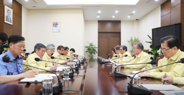 헝가리 유람선 침몰사고 관련 30일 오전 청와대 긴급대책회의(사진=청와대)