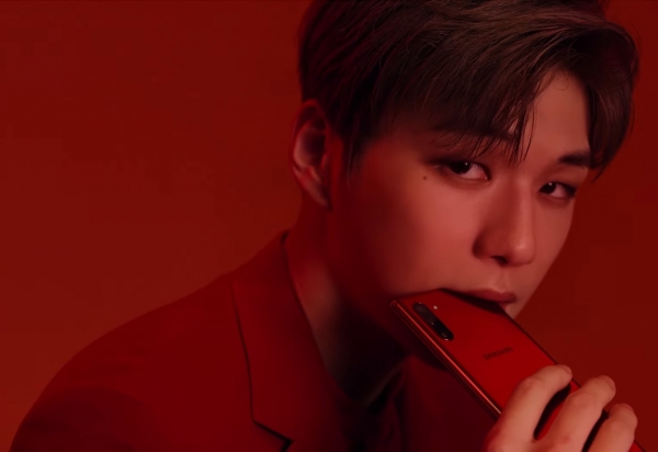 KT 갤럭시노트10 광고 '강다니엘의 RED' 광고영상 중 한 장면. 사진=유튜브 캡처