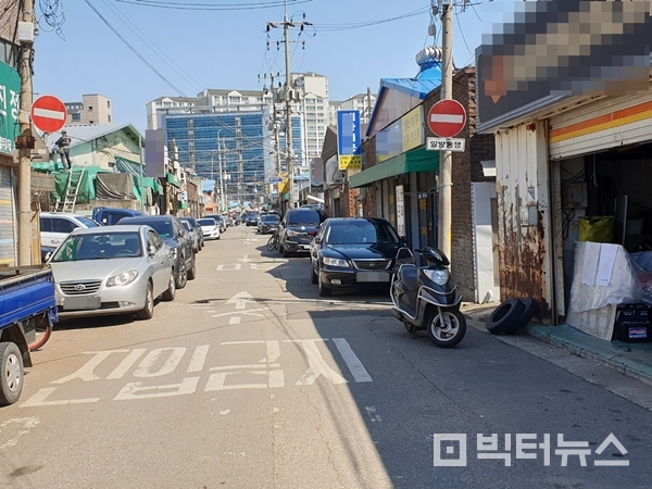 소공인에 대한 사회적 멸시와 천대가 대한민국 산업의 주춧돌을 무너뜨리고 있다. 사진은 서울 영등포구 문래동 철공소 골목 풍경. 사진=김흥수기자