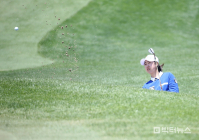 [KLPGA]벙커샷 하는 전우리