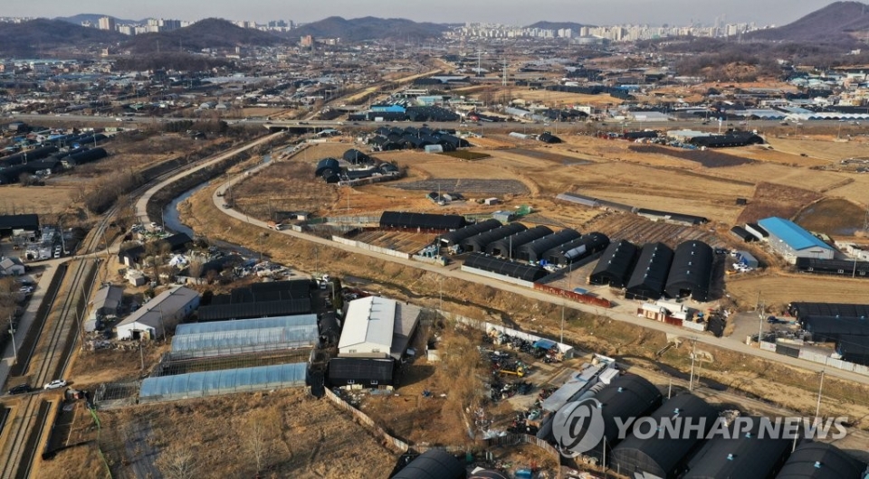 한국토지주택공사(LH) 등의 부동산 투기 의혹이 일고 있는 광명·시흥 신도시 개발 예정지 모습. 정부합동특별수사본부(특수본)이 경남 진주 LH본사와 LH전북지역본부 등에 대해 압수수색을 벌였지만 결정적 증거인 ‘미공개 내부 정보’를 이용한 투기 사례를 찾지 못한 것으로 알려졌다.