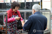 거리두기 해제 뒤 소상공인 매출 늘어나