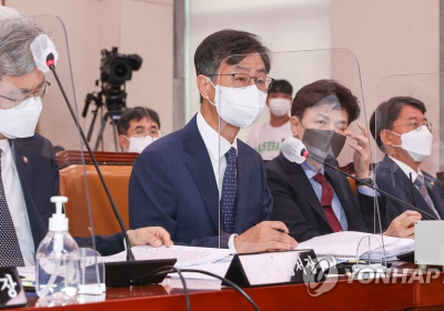 “정치적으로 사악한 사냥개 노릇을 하고 있다”