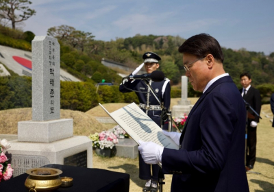 최정우 포스코 회장, 재벌 구태 닮아가나