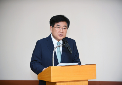 HD현대 권오갑 회장 “불확실할수록 책임감 가져야”