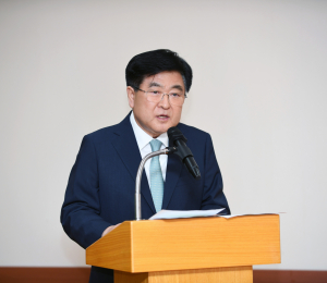 HD현대 권오갑 회장 “위기 극복 위해 힘 합쳐야”