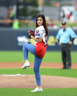 김규리, 프로야구 시구로 전남국제수묵비엔날레 알려
